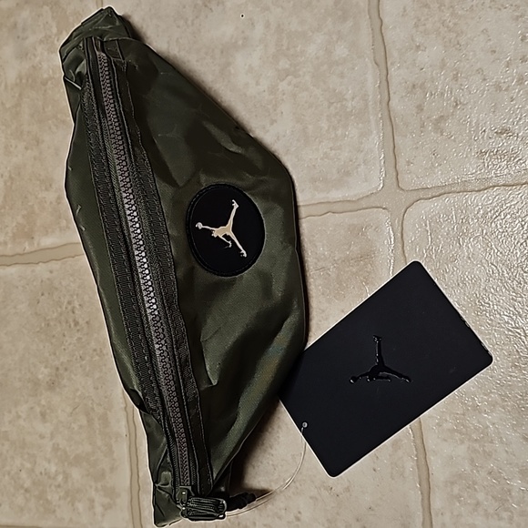 Nike Jordan Sling Bag Hip Pack Military Green New with Tags Metal Jordan‼️✅️ - Picture 6 of 6